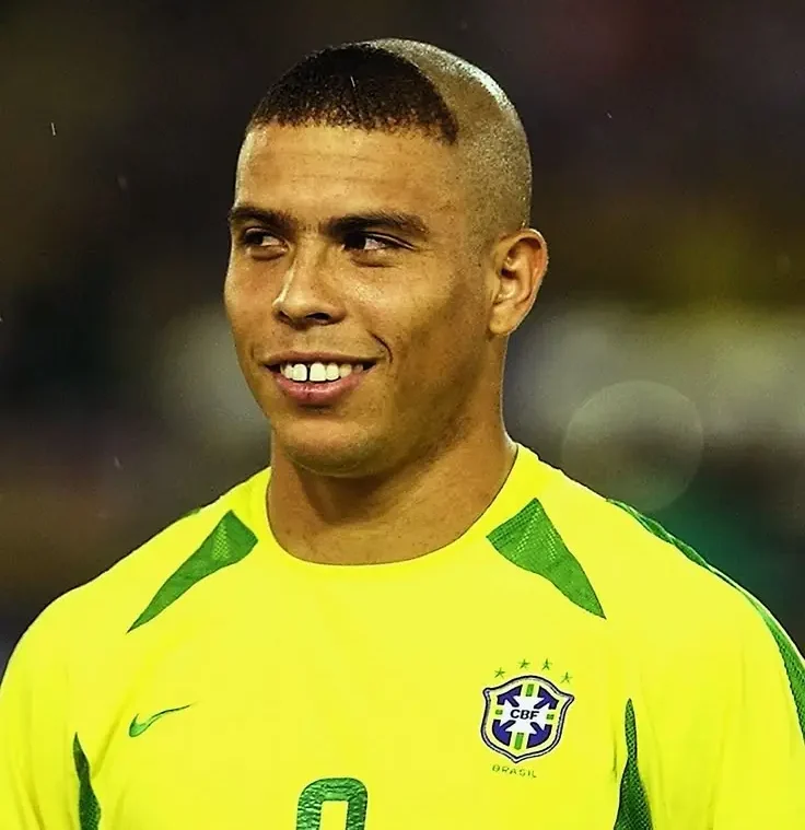 Cristiano ronaldo con el corte de pelo de ronaldo nazario